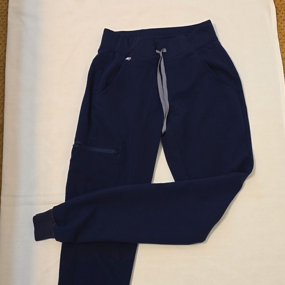 Figs zamora navy blue joggers size xs P